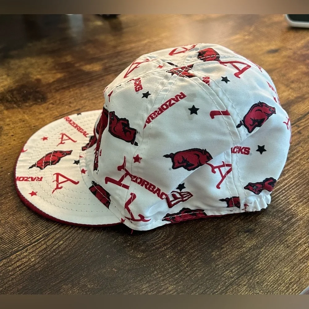 Infant Reversible Razorback hat - Picture 7 of 7